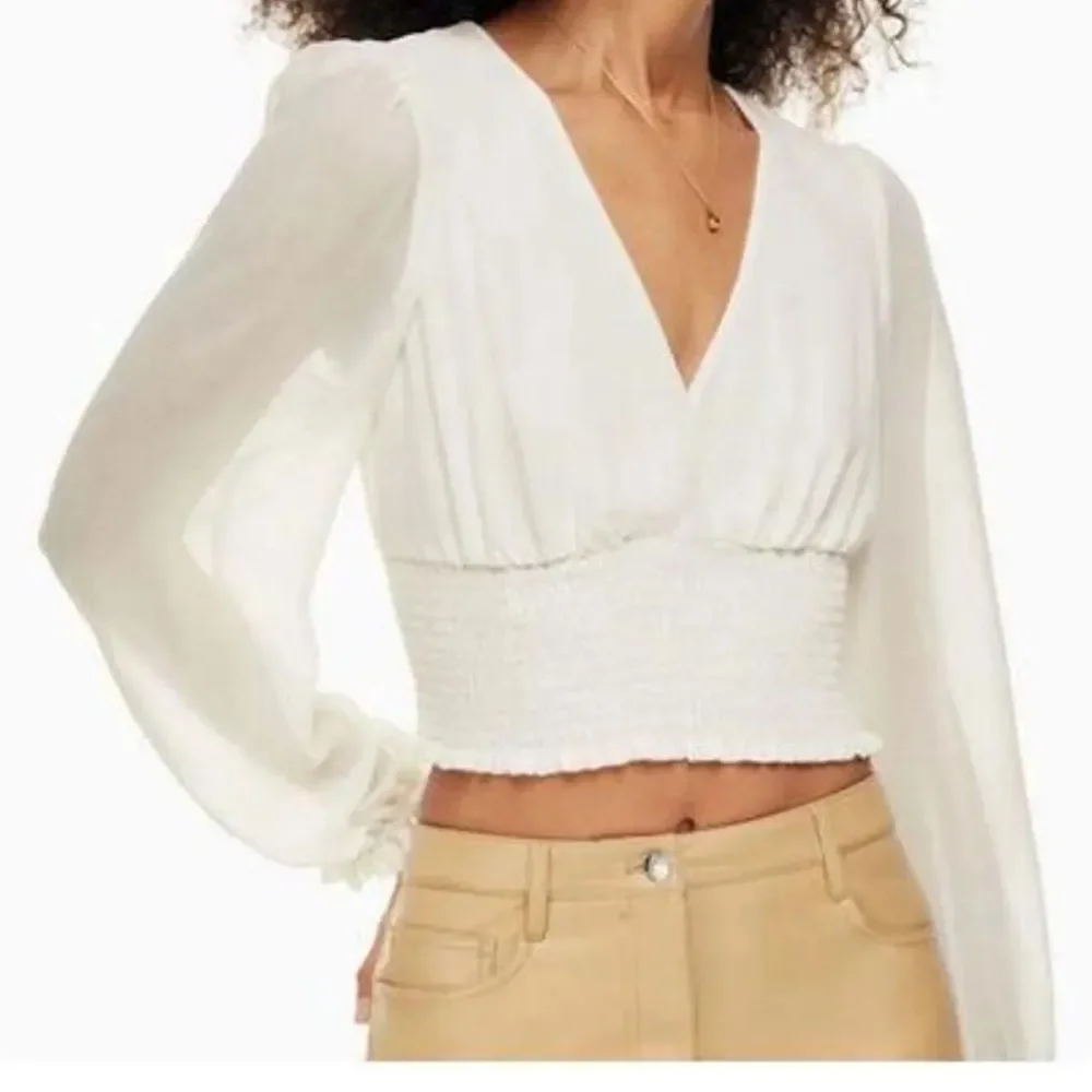 Wilfred Wistful white Blouse - Aritzia V neck‎ sheer sleeves smocked bodice M
